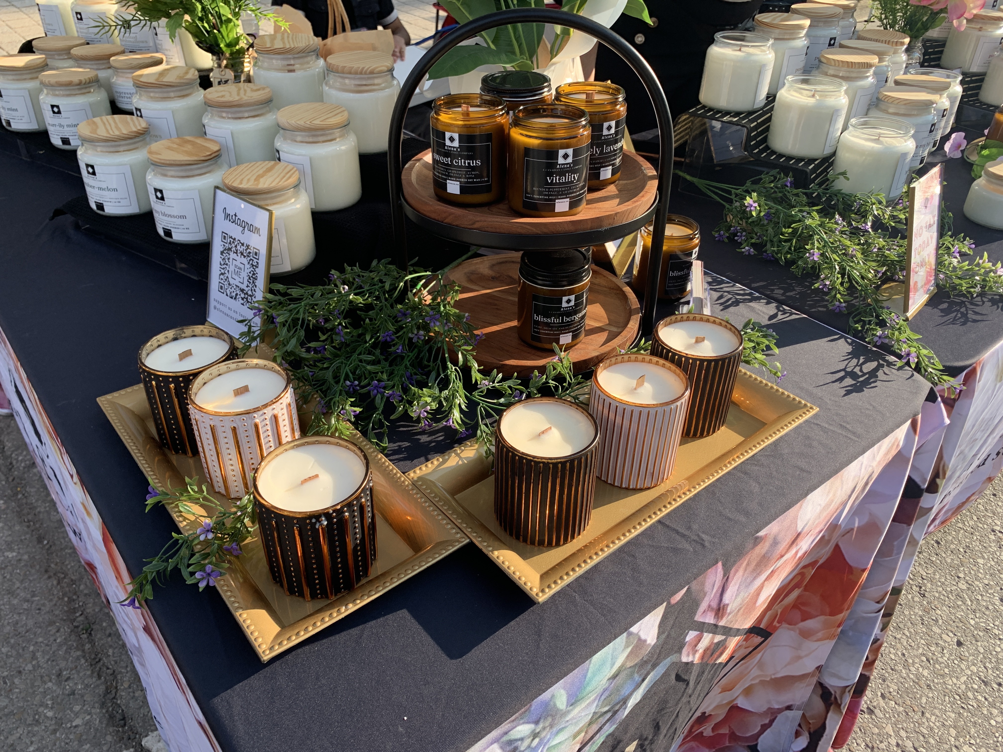 Alenas Essential Oils & Soy wax 8 ounce fancy rose gold & amber 8 oz jar Collection.