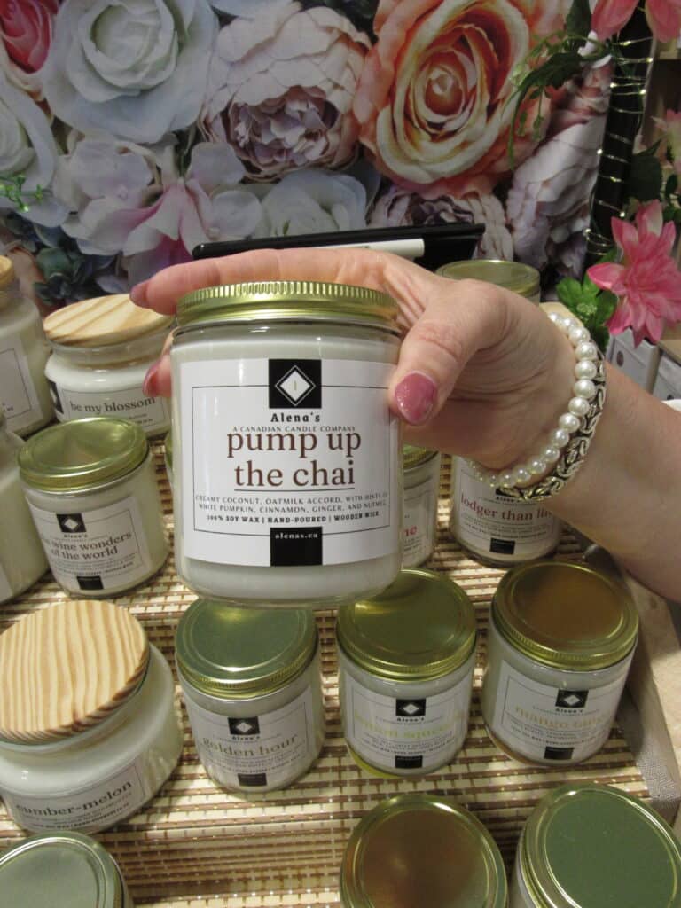 Pump up the Chai Wooden Wick Soy wax candle by Alenas.ca